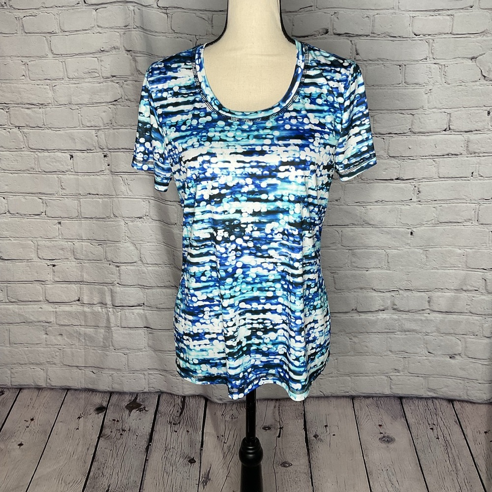 Exertek Blue and White Print Short Sleeve Crewneck Athleisure Top Medium